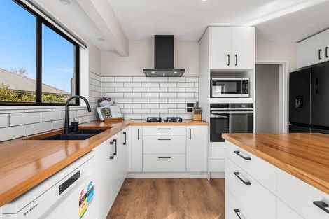 Photo of property in 83 Arcon Drive, Broomfield, Christchurch, 8042