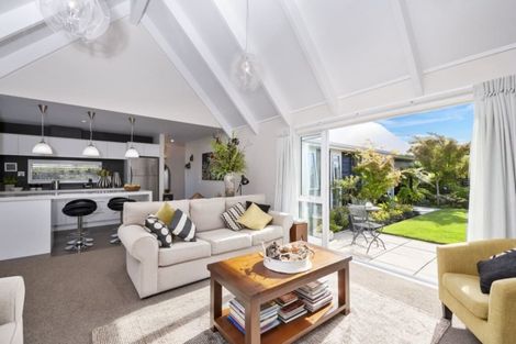 Photo of property in 62 Montgomery Crescent, Kinloch, Taupo, 3377