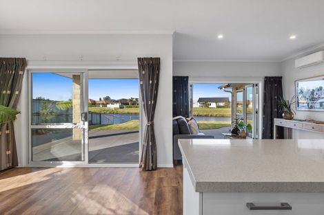 Photo of property in 150 Oriental Parade, Papamoa Beach, Papamoa, 3118