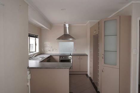 Photo of property in 2/27 Knightsbridge Drive, Forrest Hill, Auckland, 0620