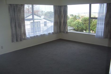 Photo of property in 2/98 Carlisle Road, Browns Bay, Auckland, 0632