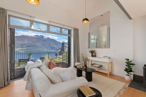 Photo of property in 45 Dart Place, Fernhill, Queenstown, 9300