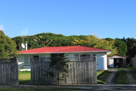 Photo of property in 3 Totara Street, Otaki, 5512