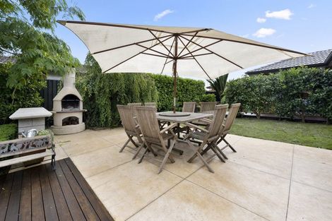 Photo of property in 20 Hocken Place, Mangere Bridge, Auckland, 2022