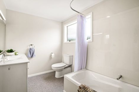 Photo of property in 28 Snowdon Street, Allanton, Mosgiel, 9092