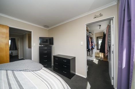 Photo of property in 19 Abraham Crescent, Milson, Palmerston North, 4414