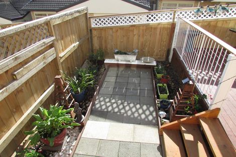 Photo of property in 6/14 Fields Parade, Oteha, Auckland, 0632