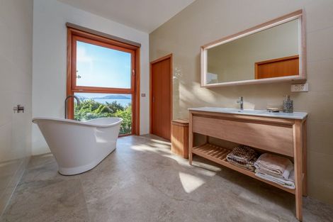 Photo of property in 337 Beacon Point Road, Wanaka, 9305