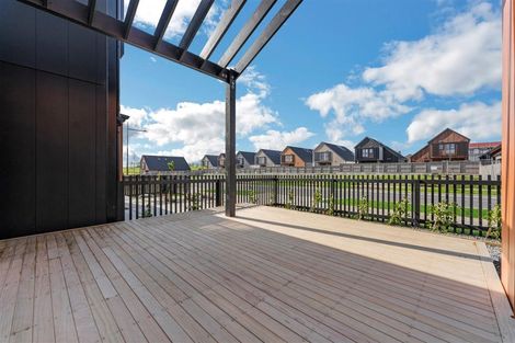 Photo of property in 61 Maungakaraka Road, Karaka, 2580