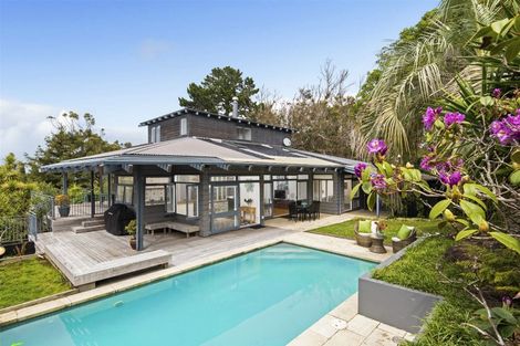 Photo of property in 3/130 Beach Road, Castor Bay, Auckland, 0620