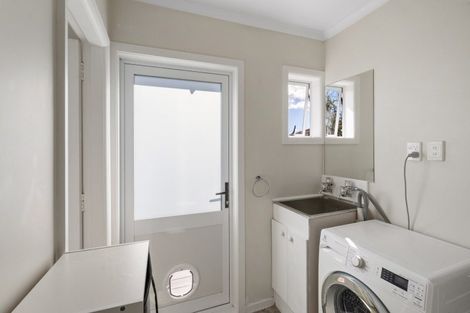 Photo of property in 118 Gillies Avenue, Taupo, 3330