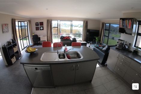 Photo of property in 3 Nevada Way, Kelvin Grove, Palmerston North, 4414