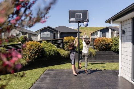 Photo of property in 1 Anglers Way, Omokoroa, 3114