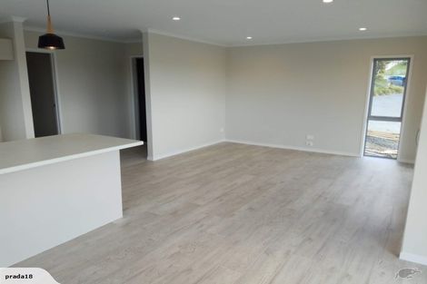 Photo of property in 10 Ridgeview Close, Red Beach, 0932