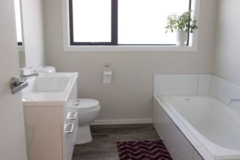 Photo of property in 4 Ash Close, Levin, 5510