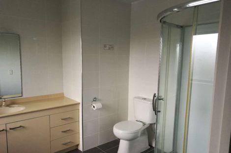 Photo of property in 1/123 Wiseley Road, West Harbour, Auckland, 0618