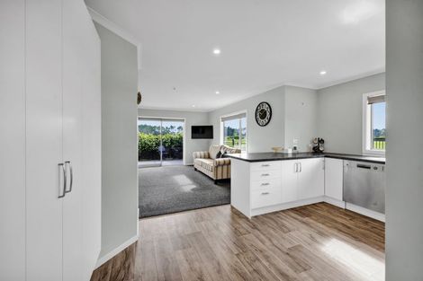 Photo of property in 7 Mercade Close, Stratford, 4332