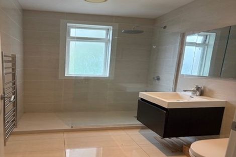 Photo of property in 8/2 Herne Bay Road, Herne Bay, Auckland, 1011