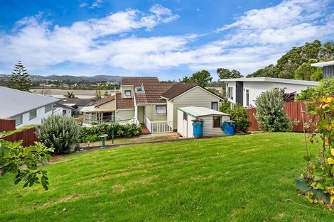 Photo of property in 28 Maori Hut Road, Red Beach, 0932