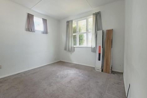 Photo of property in 25 Sievers Grove, Cannons Creek, Porirua, 5024