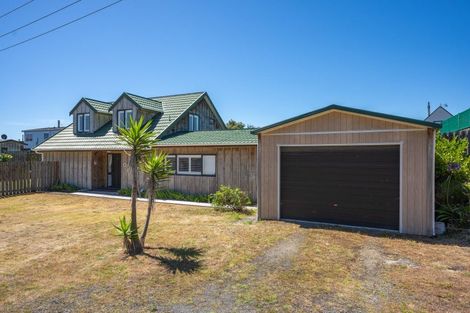 Photo of property in 19 Dixie Street, Te Horo Beach, Otaki, 5581