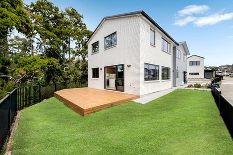 Photo of property in 27 Tannaghmore Drive, Flat Bush, 2019