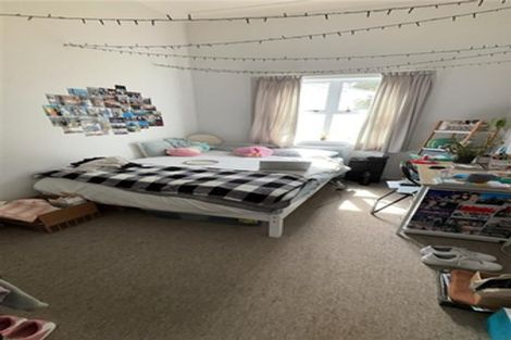 Photo of property in 121 Kelburn Parade, Kelburn, Wellington, 6012