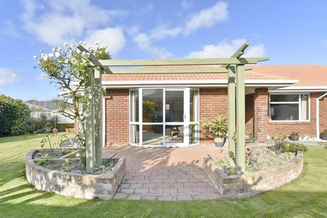 Photo of property in 31 Creese Place, Redwood, Christchurch, 8051