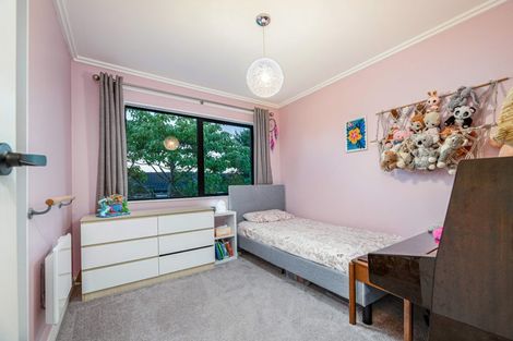 Photo of property in 17 Gallony Avenue, Massey, Auckland, 0614