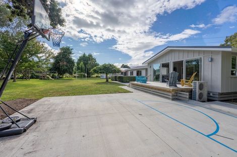 Photo of property in 52 Nimmo Avenue West, Waikanae, 5036