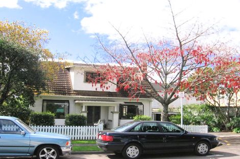 Photo of property in 1 Williams Street, Tauranga, 3110