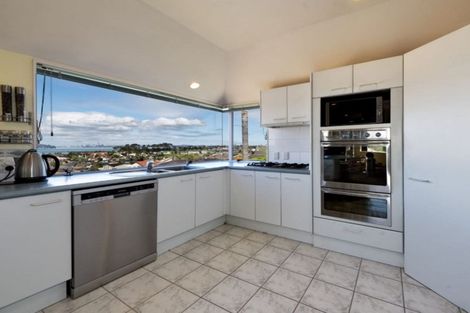 Photo of property in 26 Tornado Place, West Harbour, Auckland, 0618
