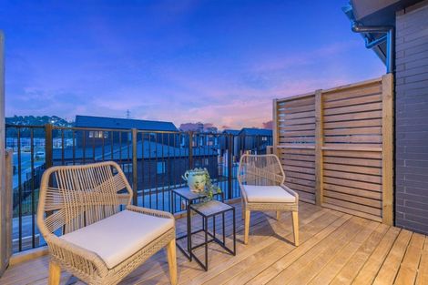 Photo of property in 10 Kari Lane, Kumeu, 0810