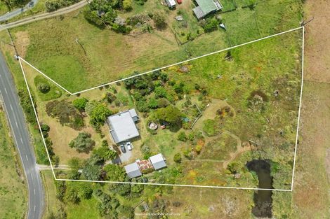 Photo of property in 881 Whakapirau Road, Whakapirau, Maungaturoto, 0583