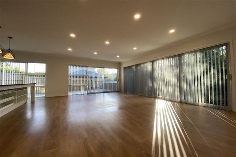 Photo of property in 29e Greenhithe Road, Greenhithe, Auckland, 0632