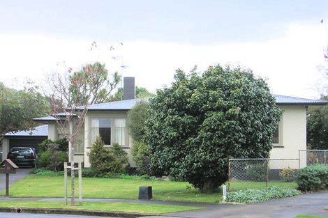 Photo of property in 11 Athlone Place, Hokowhitu, Palmerston North, 4410