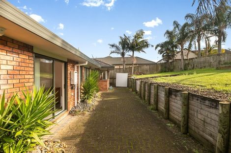 Photo of property in 13 Rathmar Drive, Manurewa, Auckland, 2105