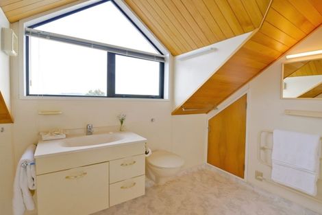 Photo of property in 110 Larnach Road, Vauxhall, Dunedin, 9013