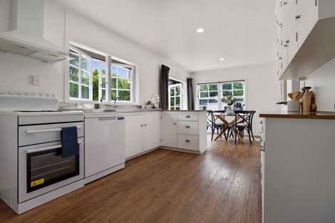 Photo of property in 10 Jarmey Place, Mangakakahi, Rotorua, 3015