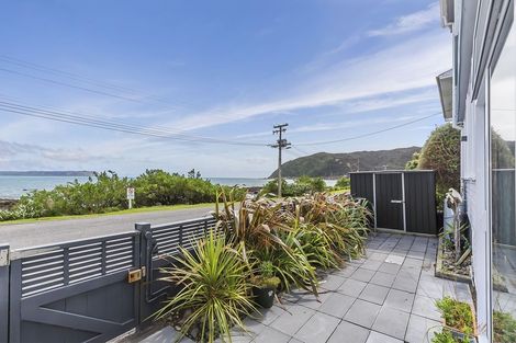 Photo of property in 77 Moana Road, Plimmerton, Porirua, 5026
