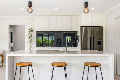 Photo of property in 7 Tilly Lane, Huapai, Kumeu, 0810