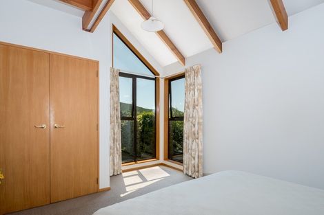 Photo of property in 18 Moana View Road, Waikawa, Picton, 7220