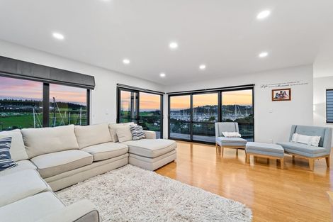 Photo of property in 94 Voyager Drive, Gulf Harbour, Whangaparaoa, 0930