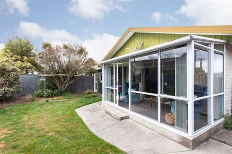 Photo of property in 2/17 Cotswold Avenue, Bishopdale, Christchurch, 8053