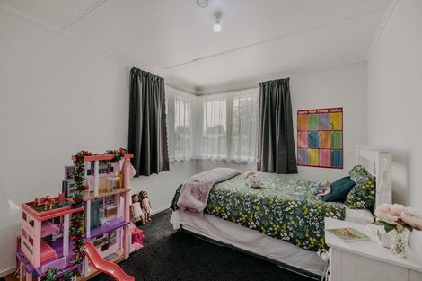 Photo of property in 35 Stillwater Place, Westbrook, Palmerston North, 4412