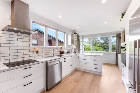 Photo of property in 82 Holborn Drive, Stokes Valley, Lower Hutt, 5019