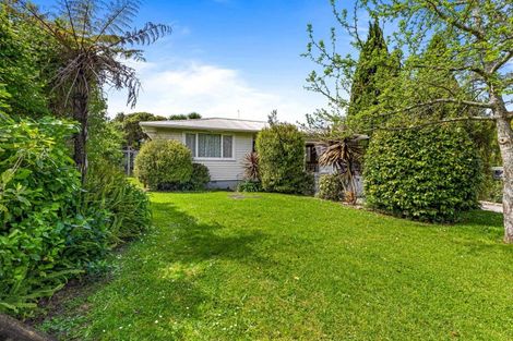 Photo of property in 143 Edmonton Road, Te Atatu South, Auckland, 0610
