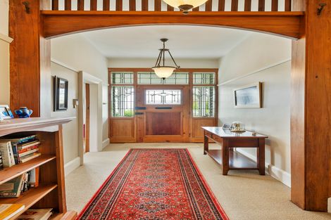 Photo of property in 93 Dyers Pass Road, Cashmere, Christchurch, 8022