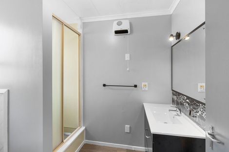 Photo of property in 2 Dee Street, Levin, 5510