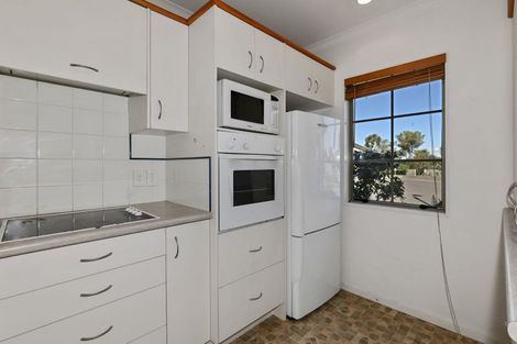 Photo of property in 19 Lakeridge Close, Rangatira Park, Taupo, 3330